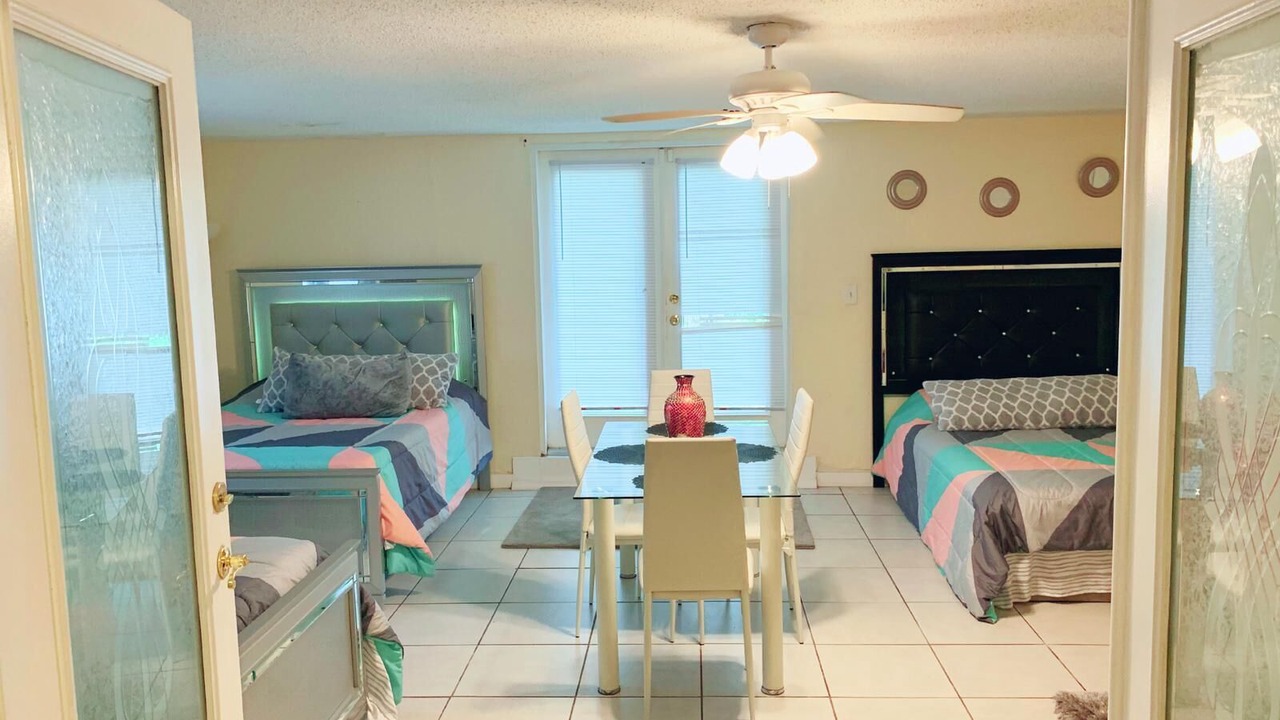 Photo of Bedroom in Malibu Groves