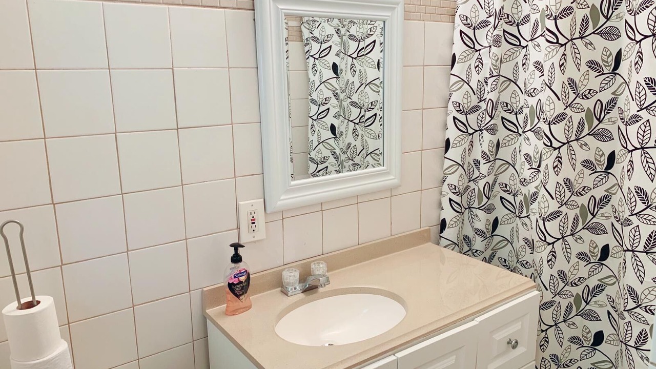 Photo of Bathroom in Malibu Groves