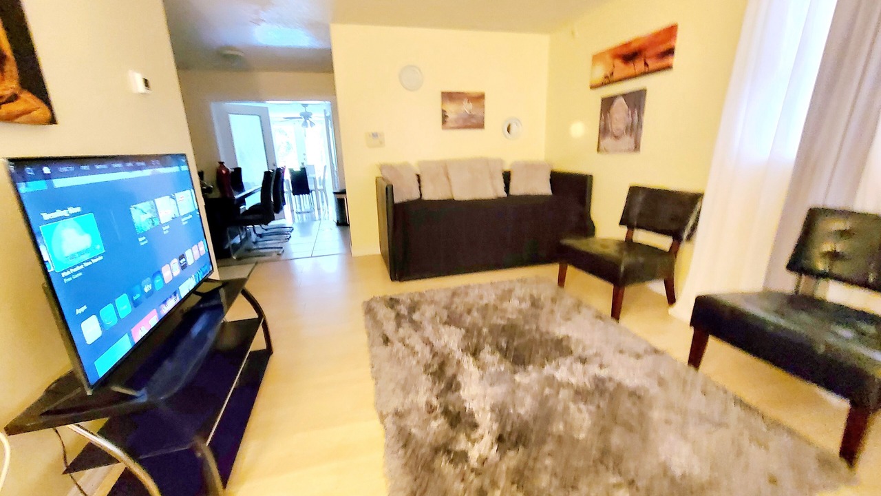 Photo of Livingroom in Malibu Groves