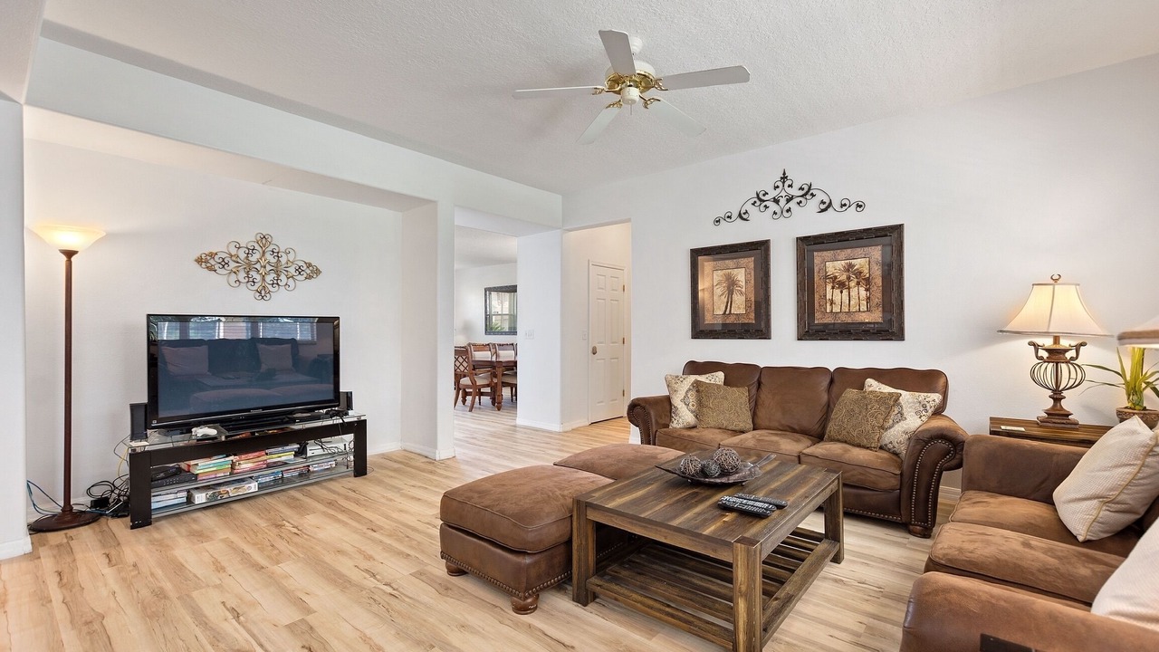 Photo of Livingroom in Legacy Park