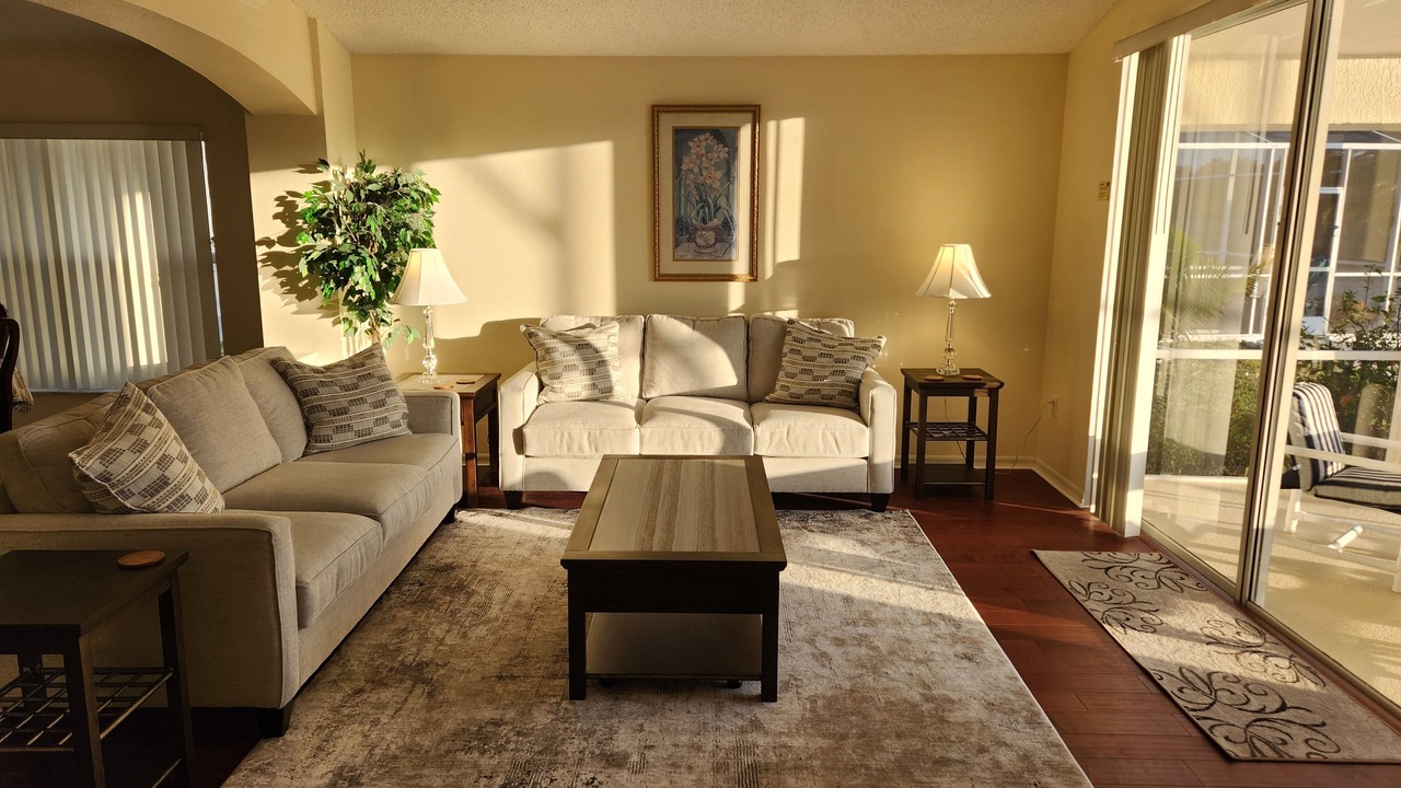 Photo of Livingroom in Lakeside Estates