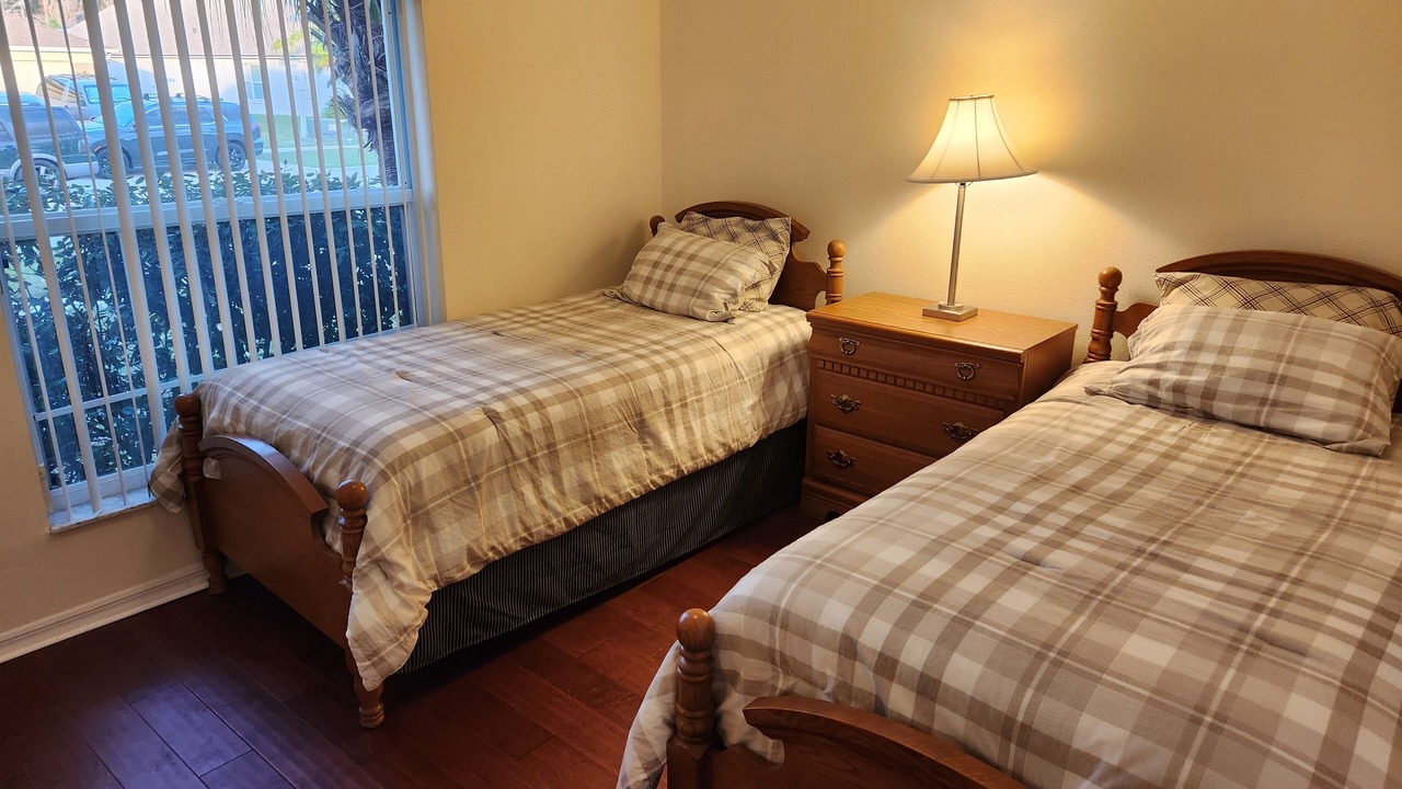 Photo of Bedroom in Lakeside Estates