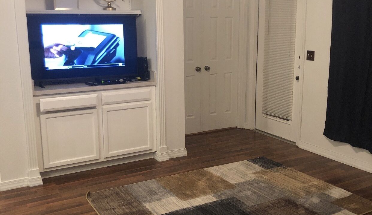 Photo of Livingroom in Metro West