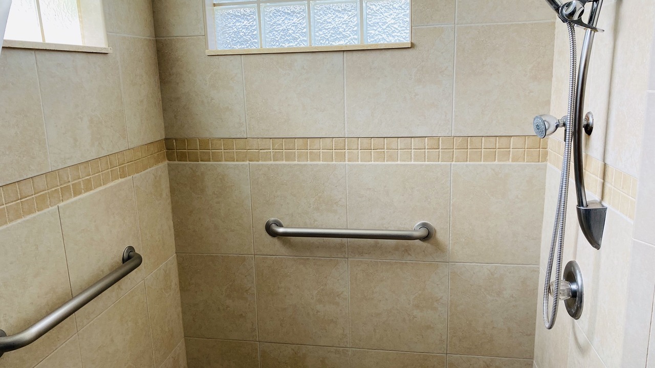 Photo of Bathroom in Calabay Parc