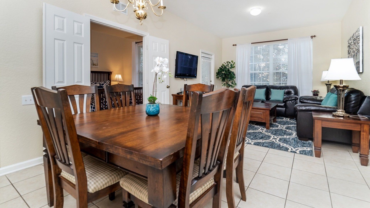 Photo of Livingroom in Crestwynd Bay