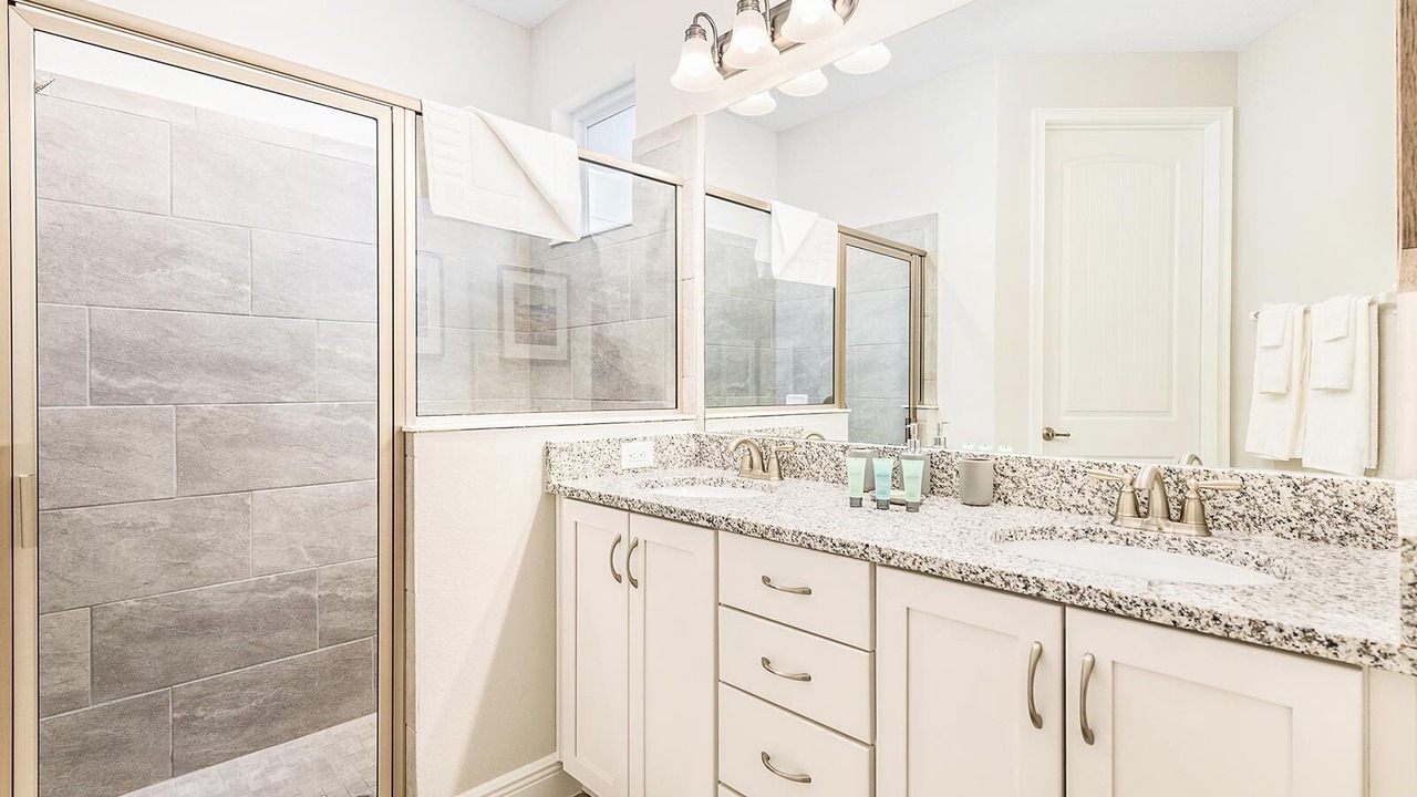 Photo of Bathroom in Bay Lake