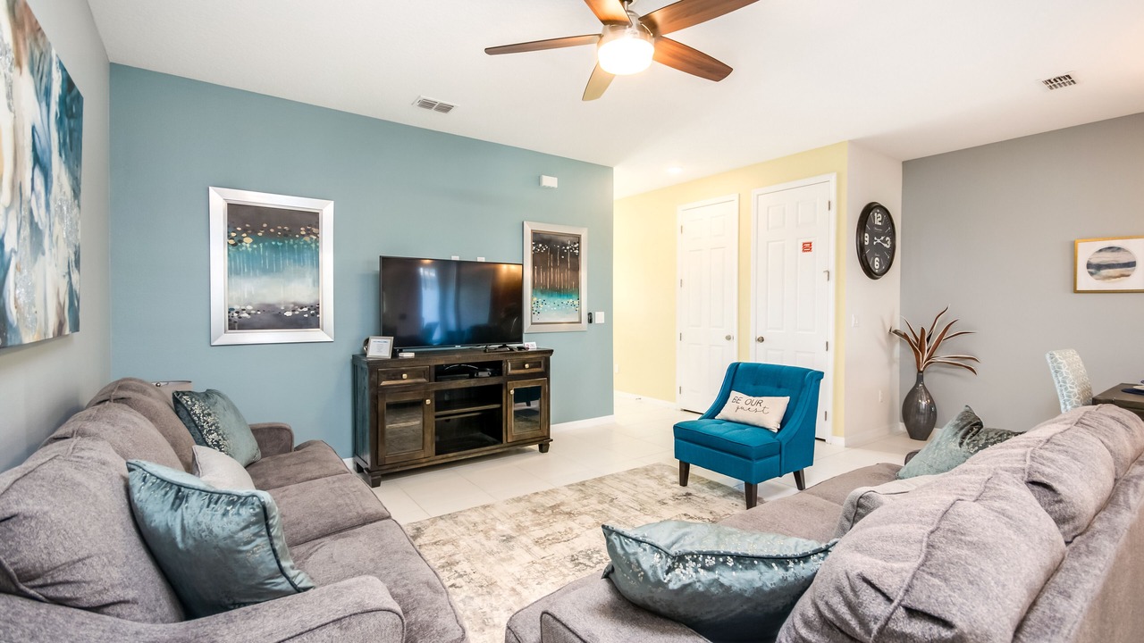 Photo of Livingroom in Four Corners