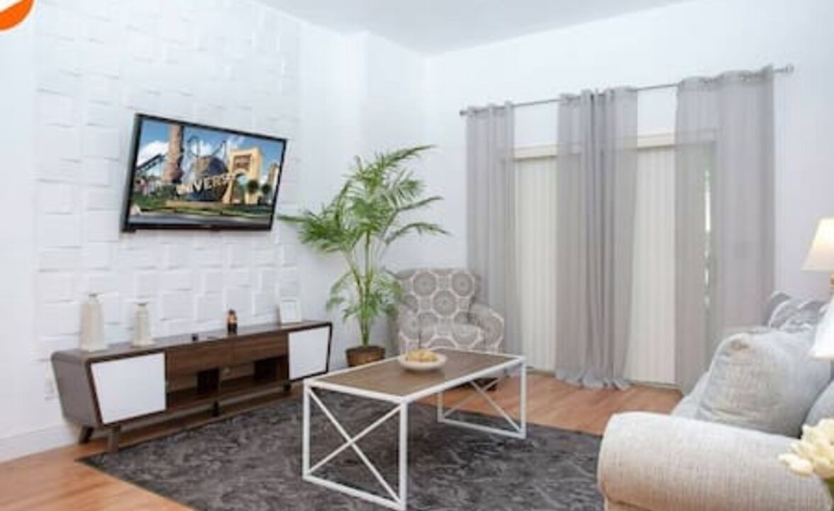 Photo of Livingroom in Bahama Bay