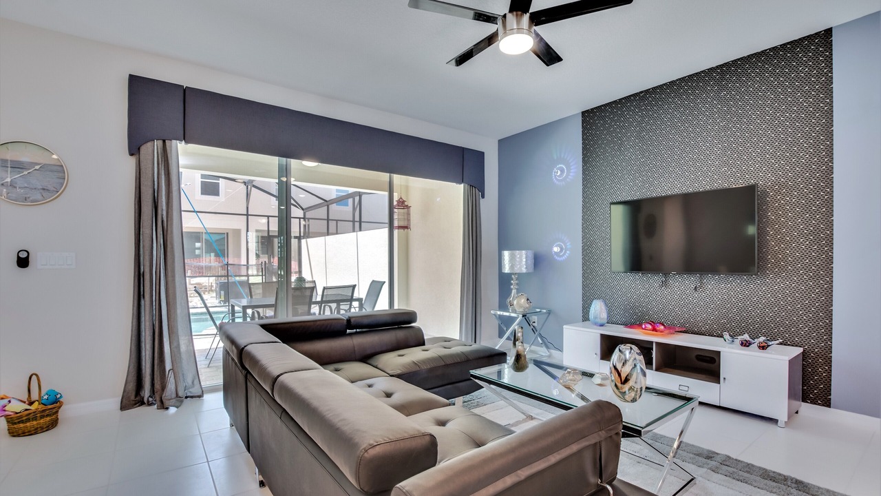 Photo of Livingroom in Four Corners