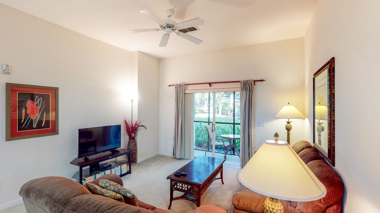 Photo of Livingroom in Bahama Bay