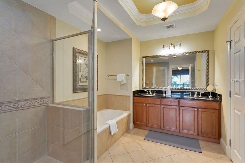 Photo of Bathroom in Reunion
