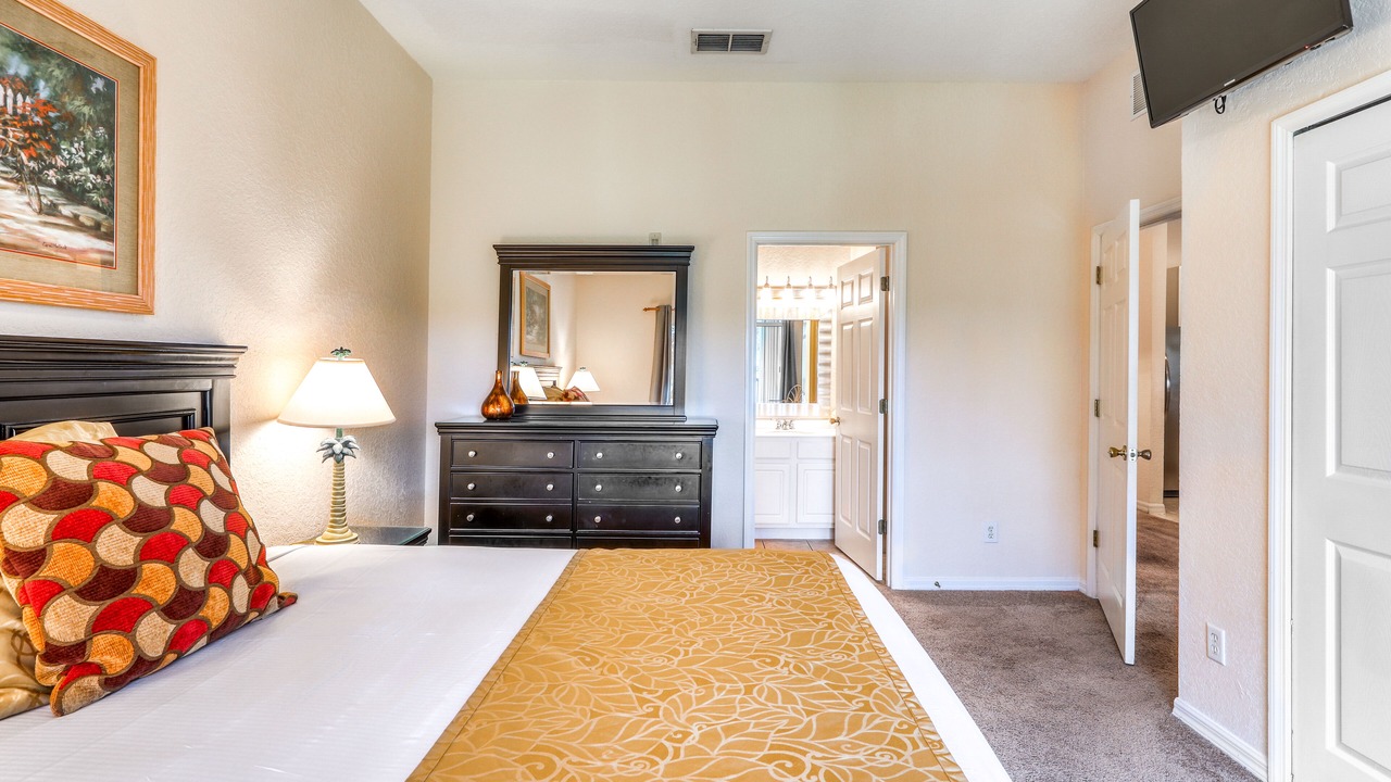 Photo of Bedroom in Bahama Bay
