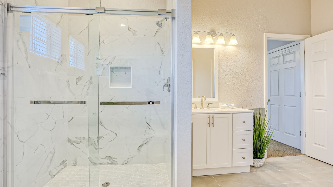 Photo of Bathroom in Bahama Bay
