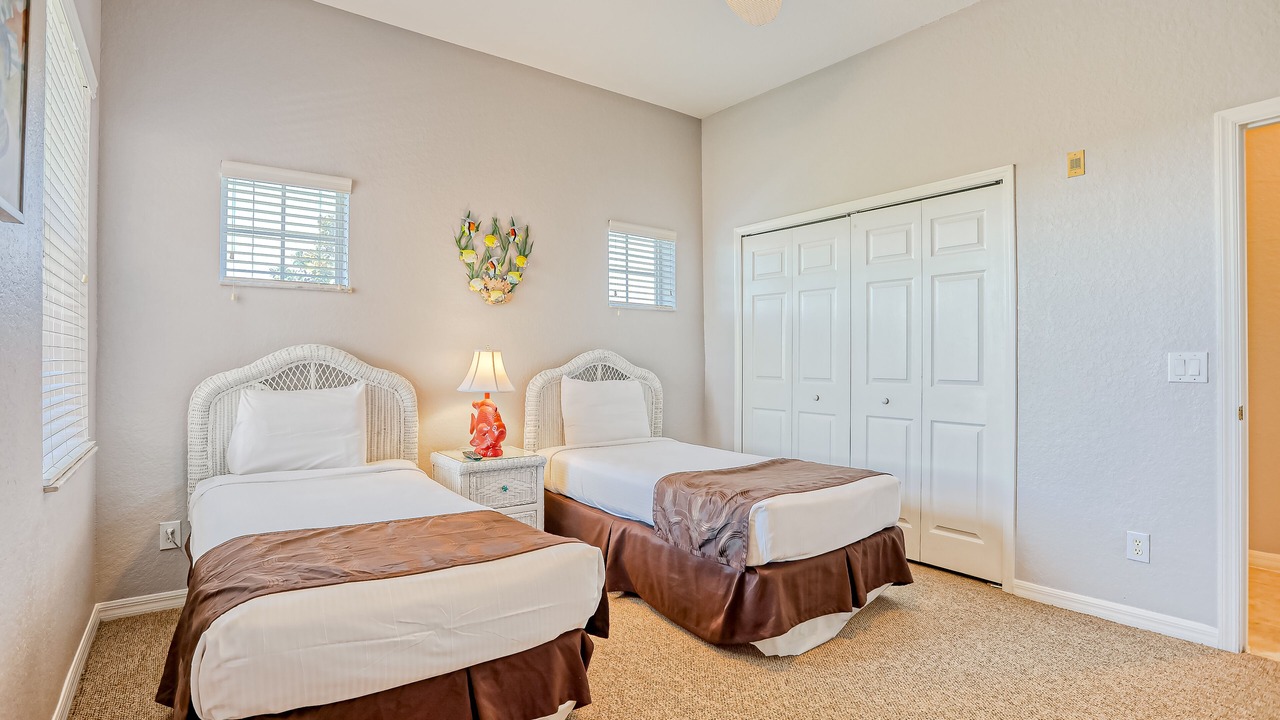 Photo of Bedroom in Bahama Bay