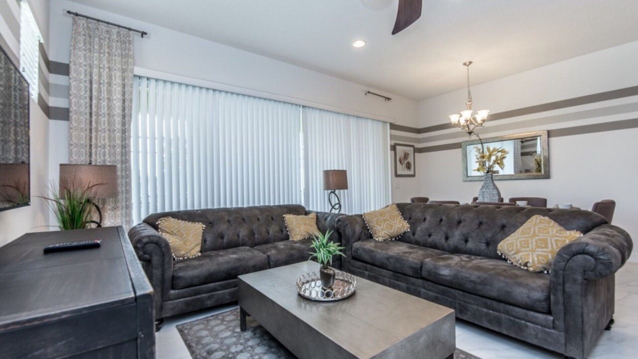 Photo of Livingroom in Sandy Ridge