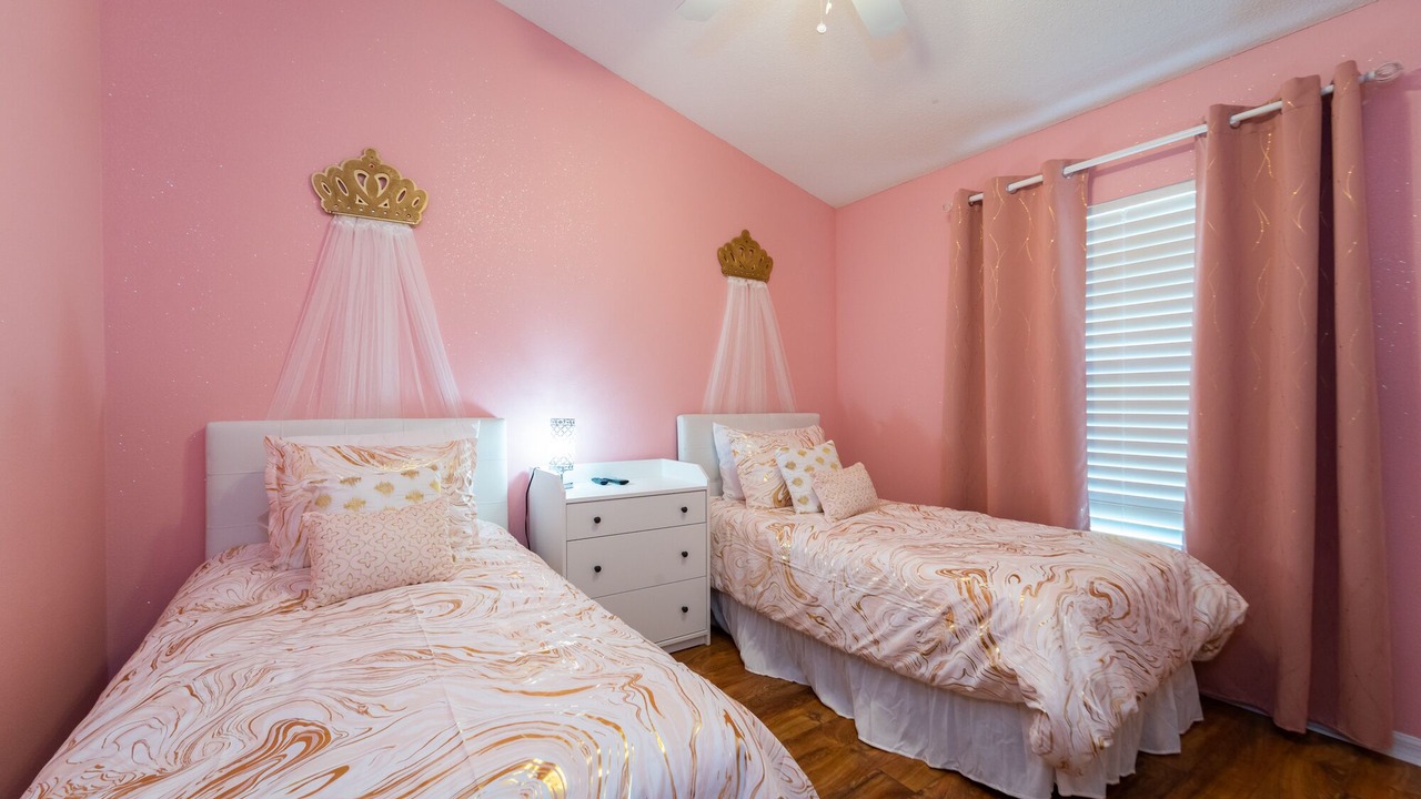 Photo of Others in Orange Tree