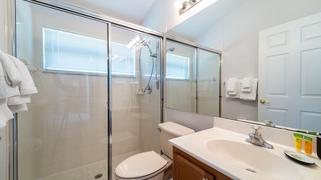 Photo of Bathroom in Orange Tree