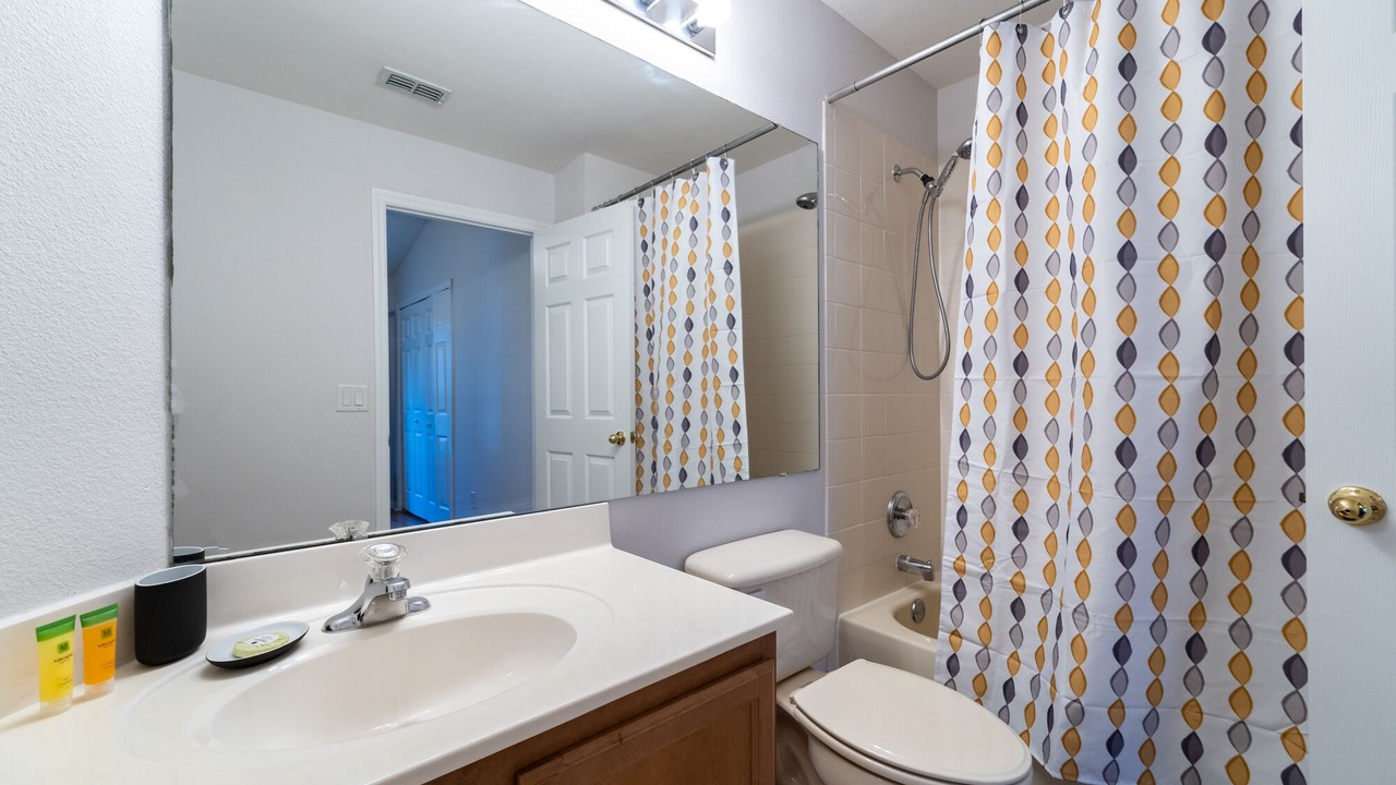 Photo of Bathroom in Orange Tree