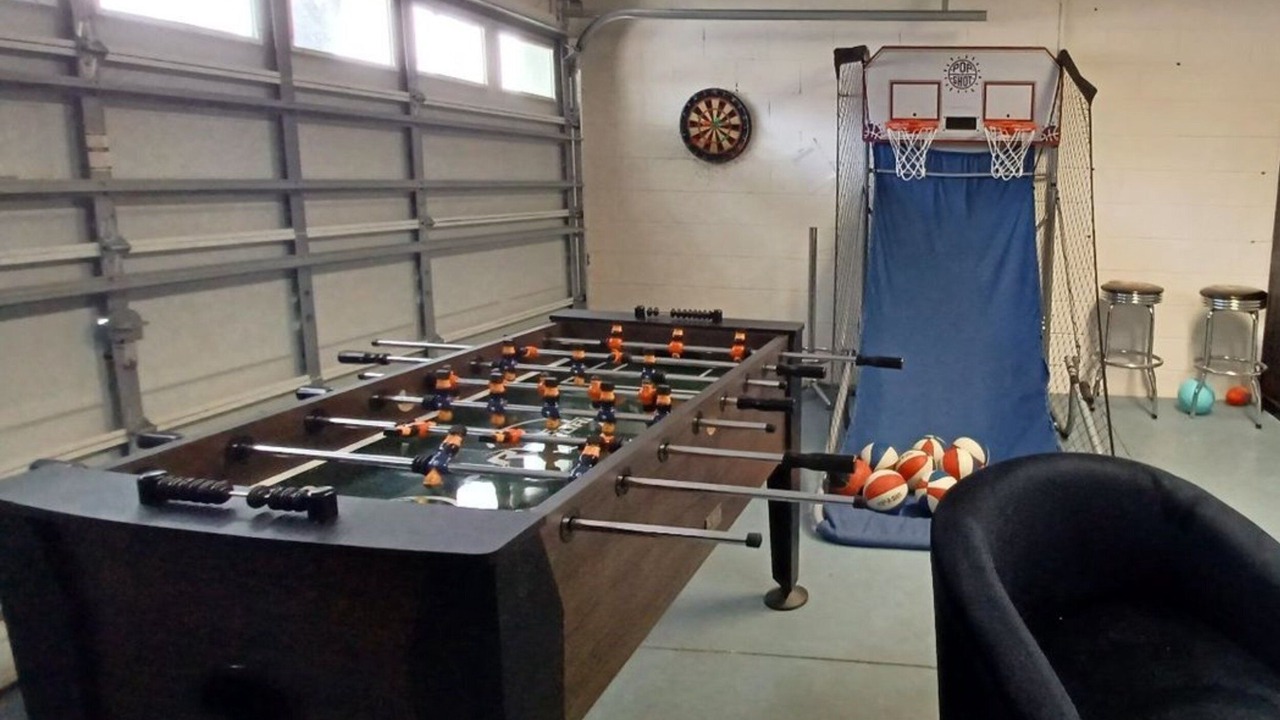 Photo of Others in Orange Tree