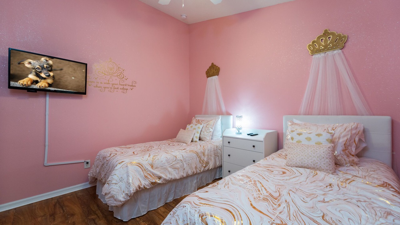 Photo of Others in Orange Tree