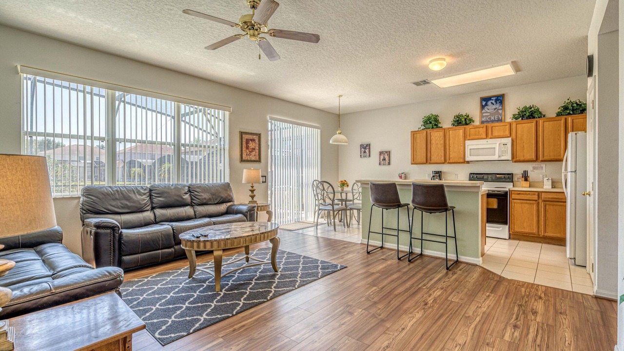 Photo of Livingroom in Windwood Bay