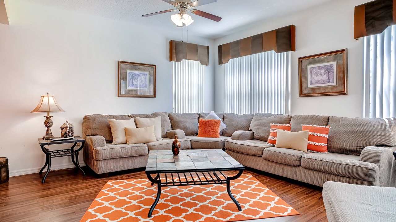 Photo of Livingroom in Windwood Bay