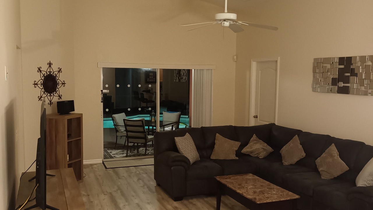 Photo of Livingroom in Sandy Ridge