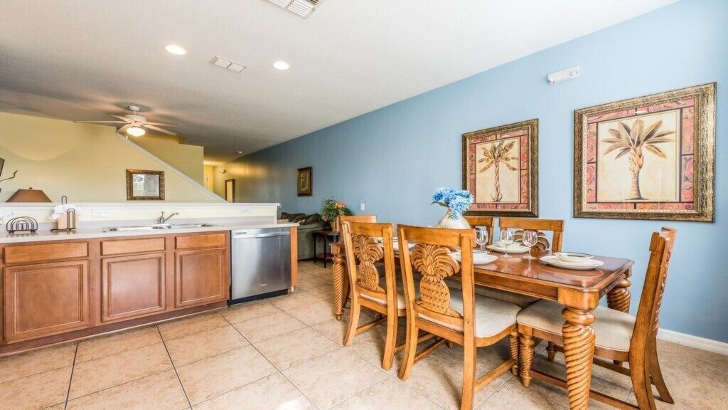 Photo of Livingroom in Crestwynd Bay