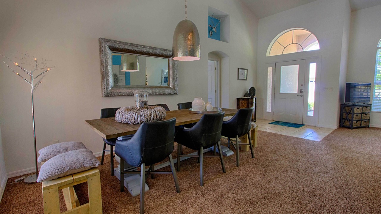 Photo of Livingroom in Orange Tree