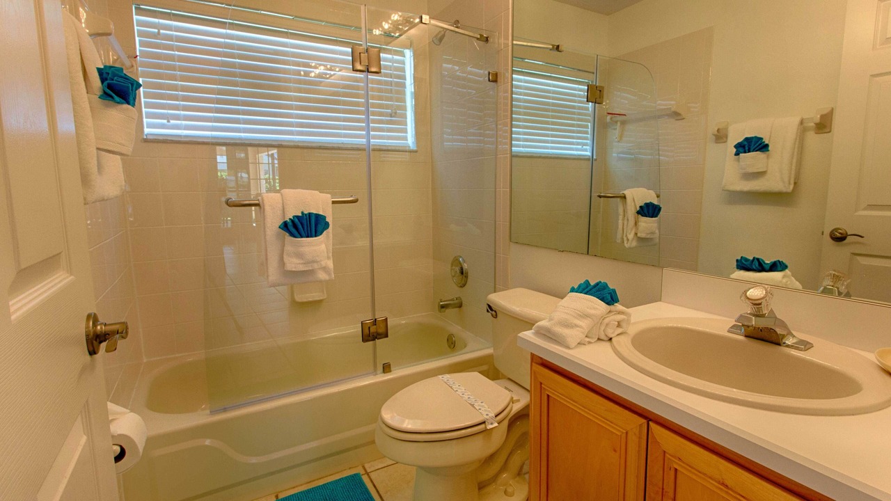 Photo of Bathroom in Orange Tree