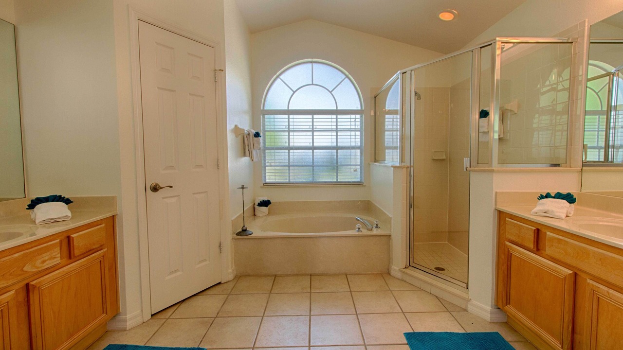 Photo of Bathroom in Orange Tree