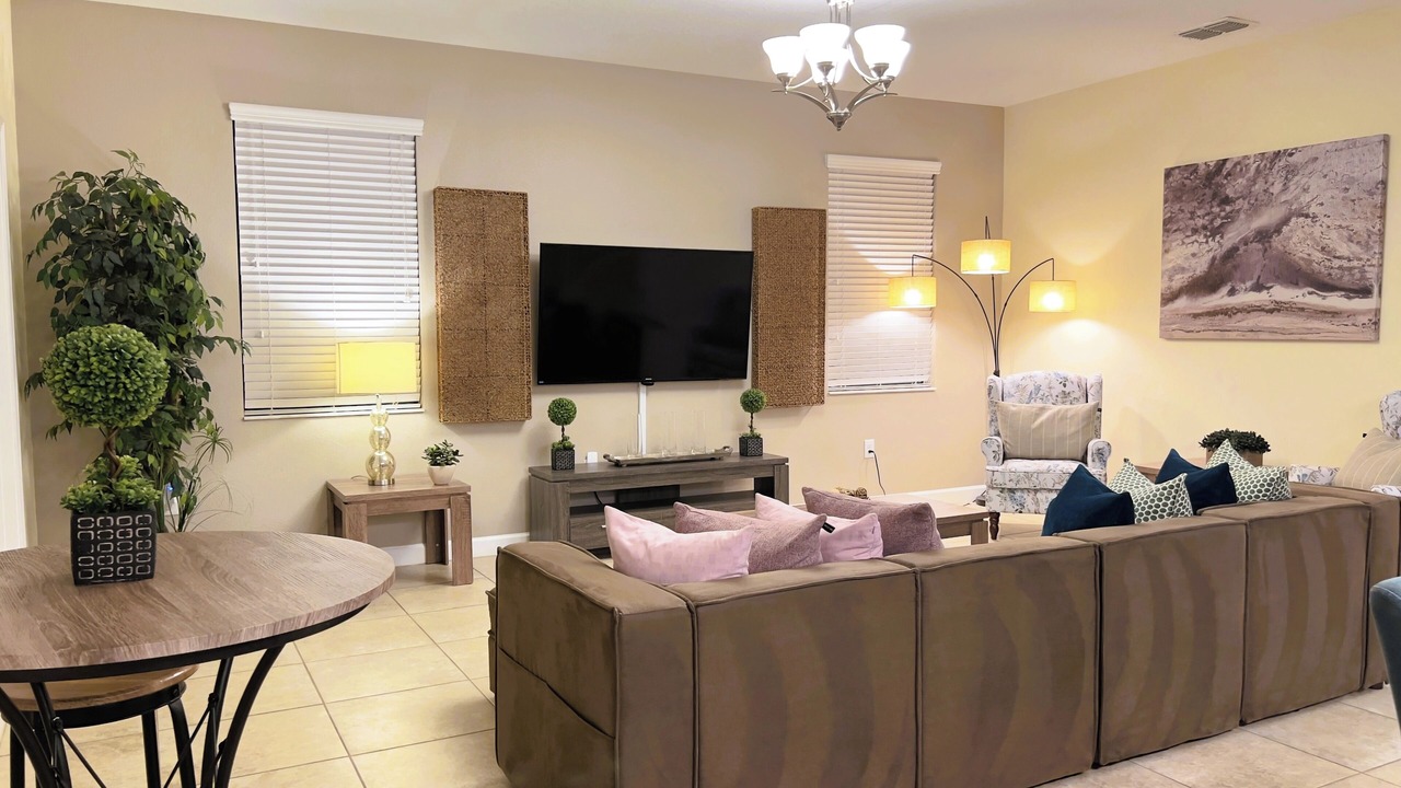 Photo of Livingroom in Davenport