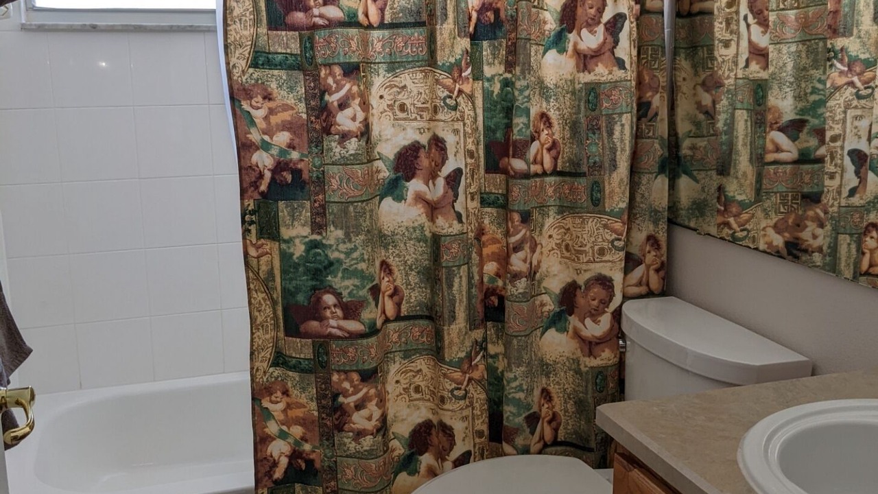 Photo of Bathroom in Orange Tree