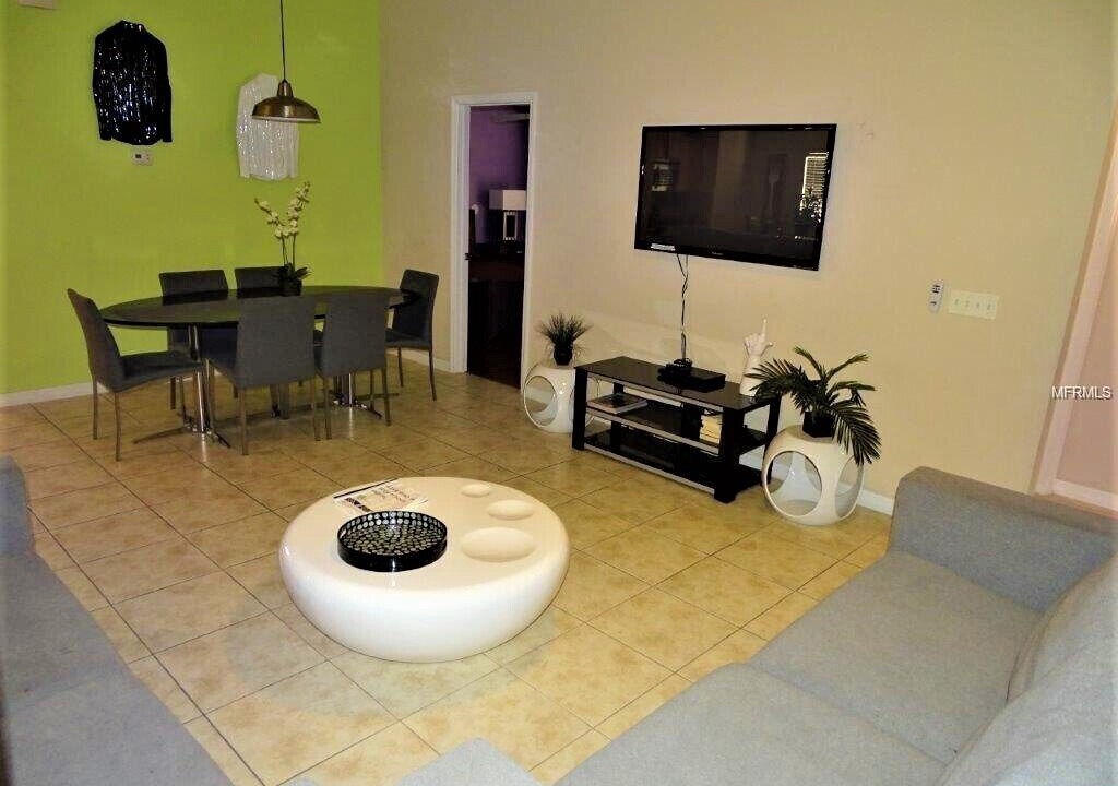 Photo of Livingroom in Sandy Ridge