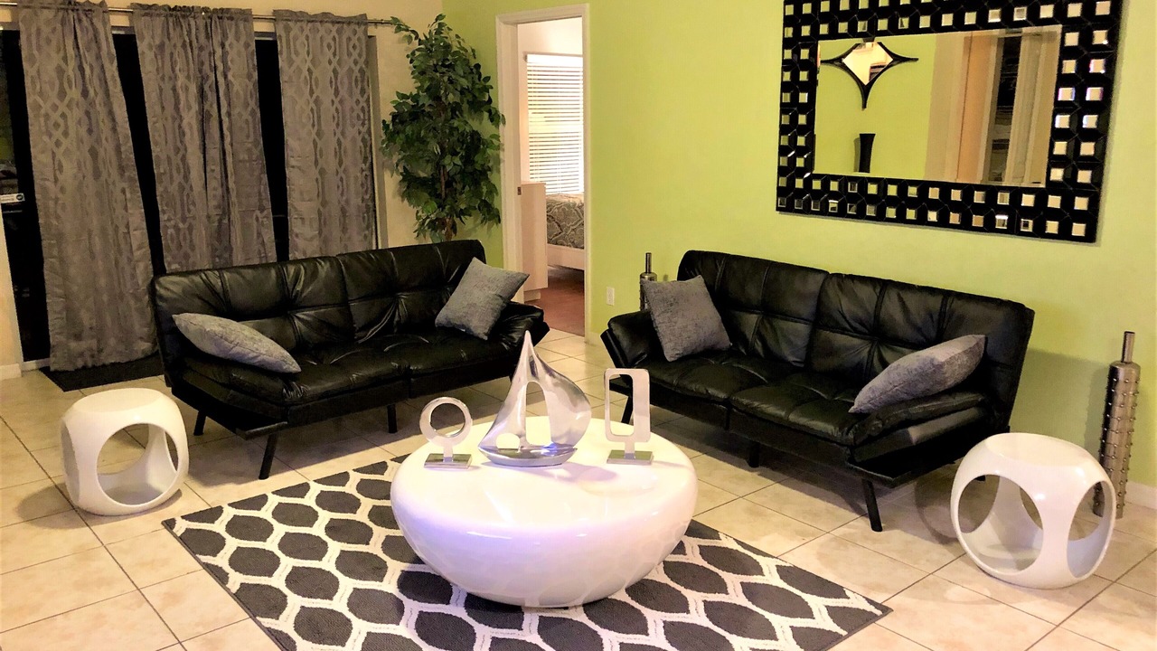 Photo of Livingroom in Sandy Ridge