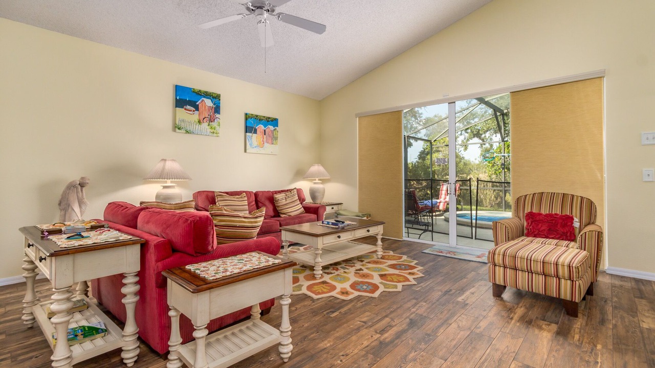 Photo of Livingroom in Four Corners