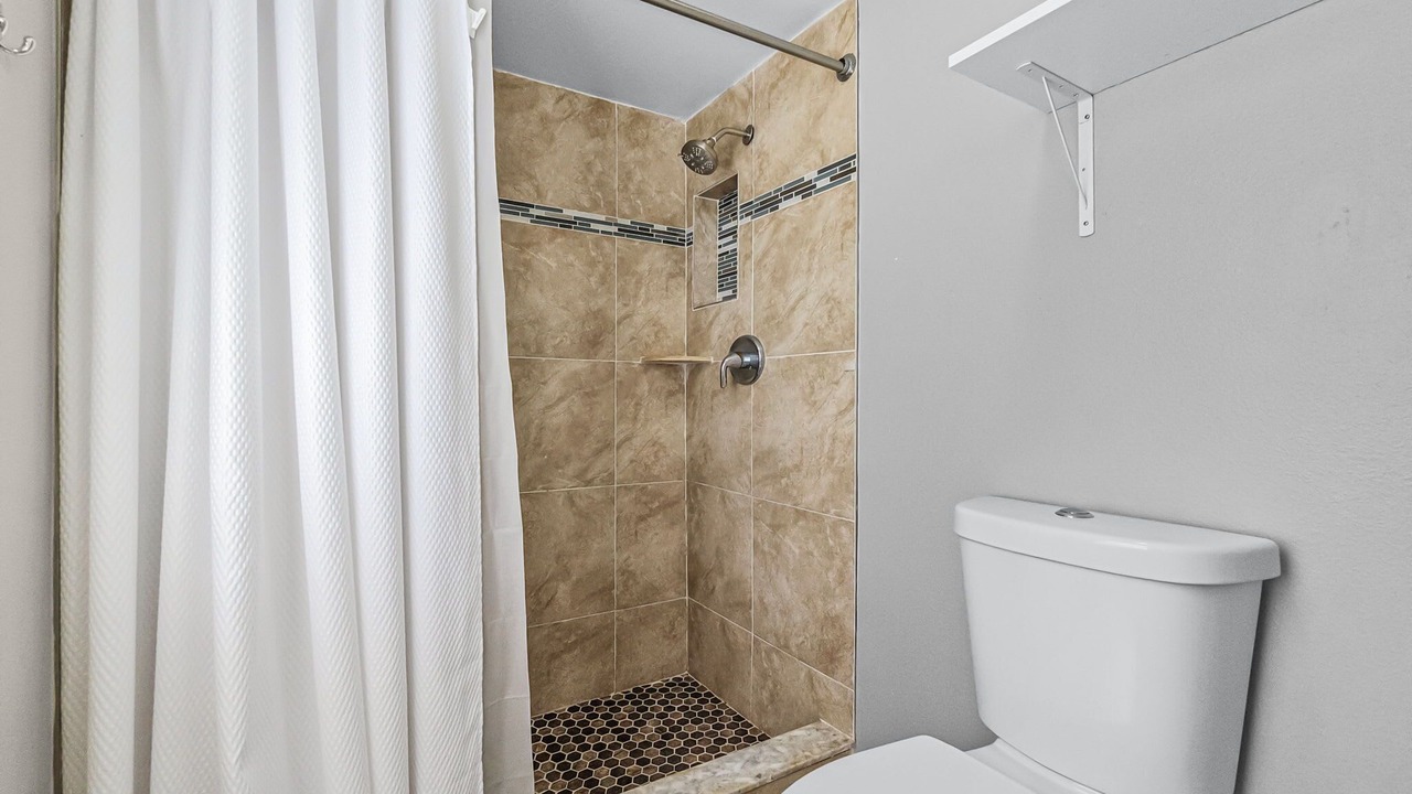 Photo of Bathroom in Buena Ventura Lakes