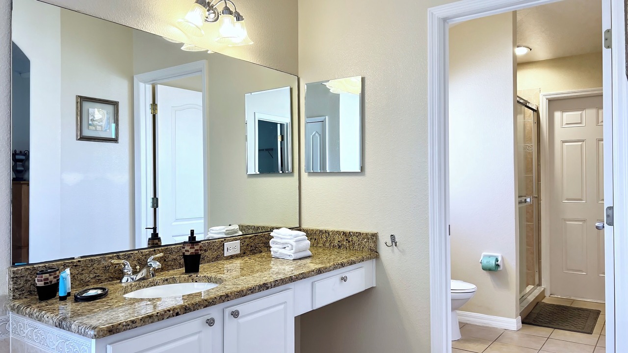 Photo of Bathroom in Buena Ventura Lakes