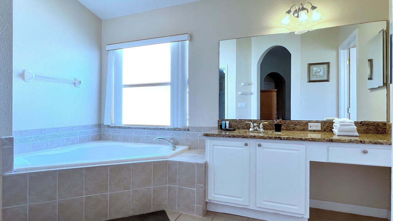 Photo of Bathroom in Buena Ventura Lakes