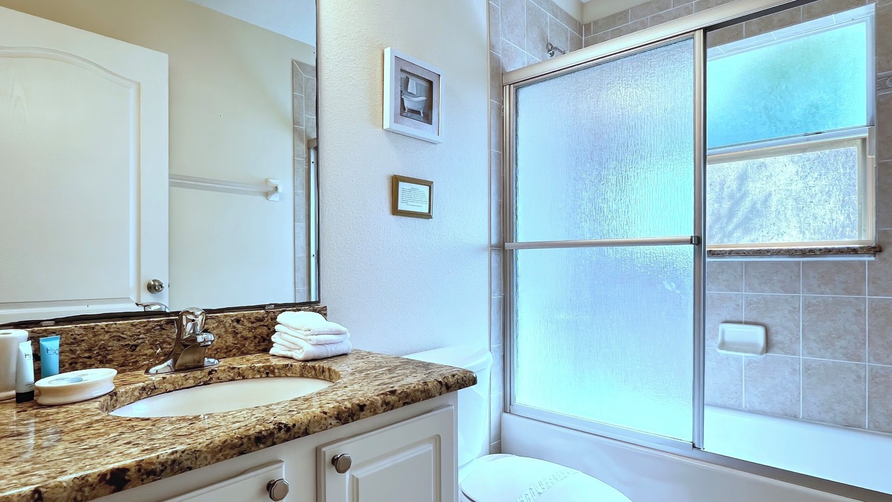 Photo of Bathroom in Buena Ventura Lakes