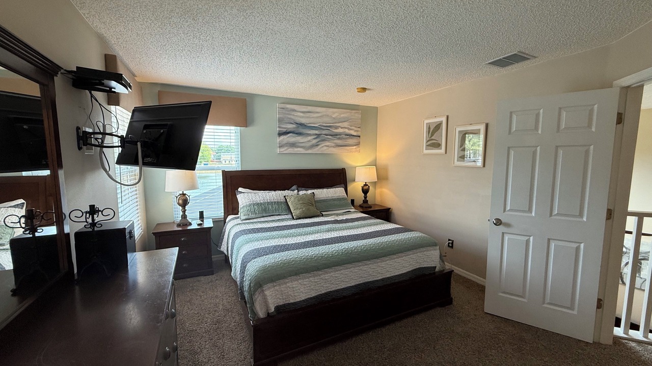 Photo of Bedroom in Seasons