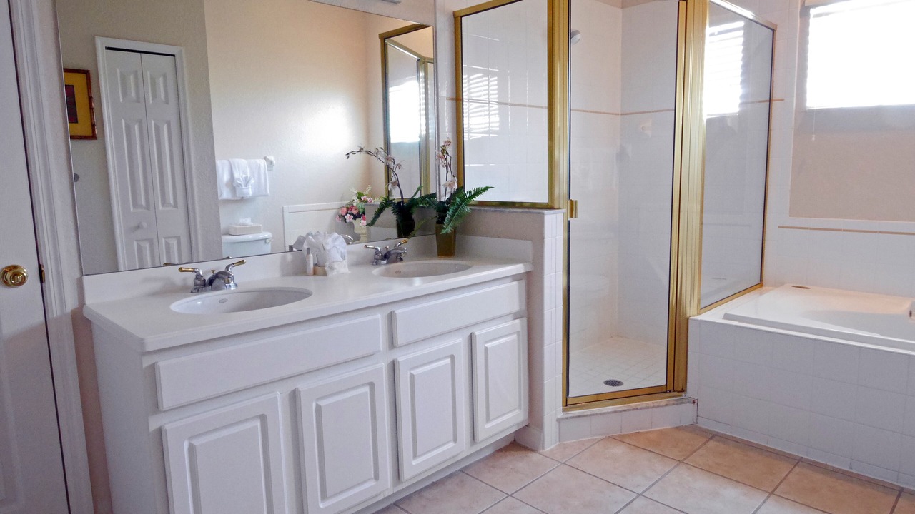 Photo of Bathroom in Bahama Bay