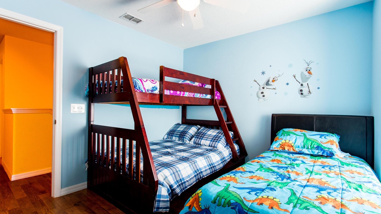 Photo of Bedroom in Crestwynd Bay