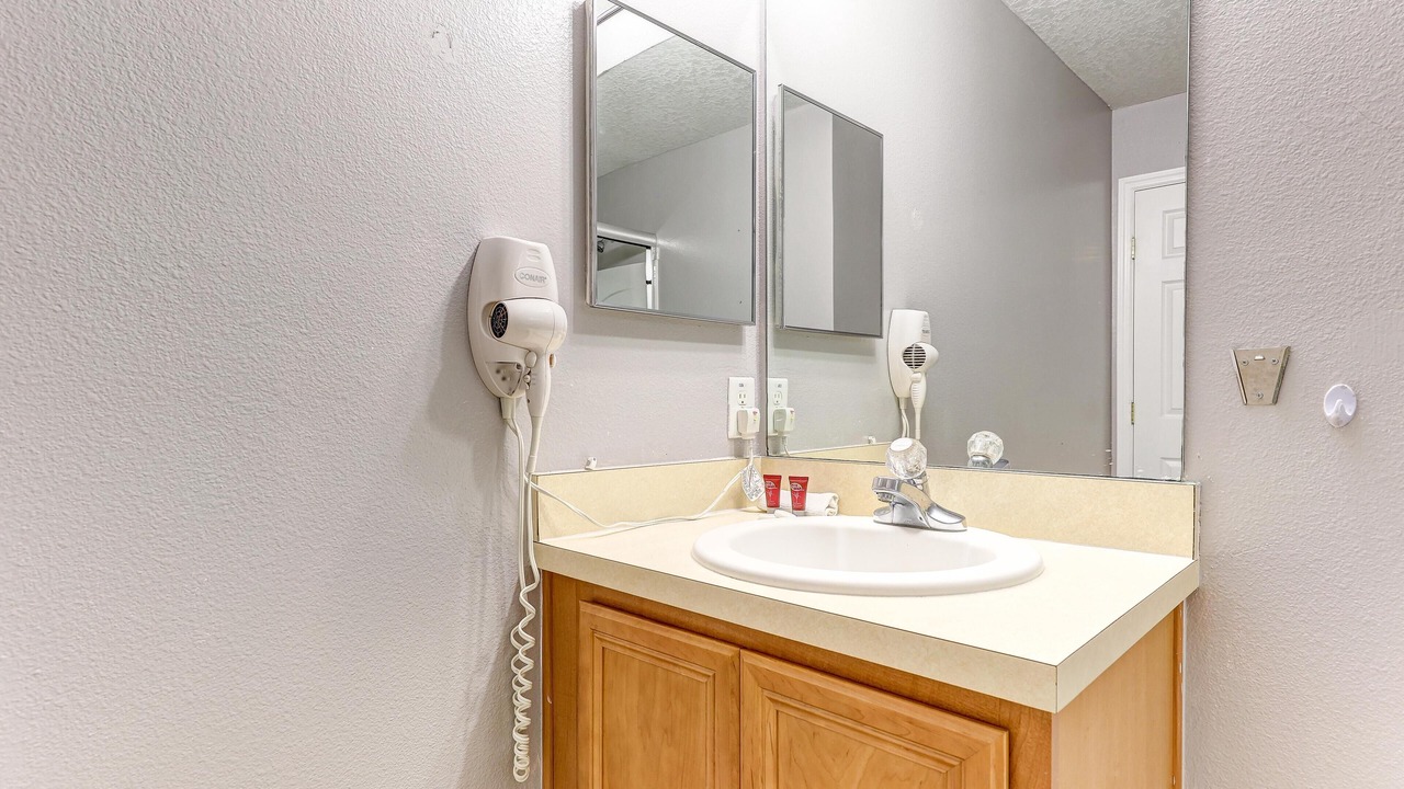 Photo of Bathroom in Crestwynd Bay