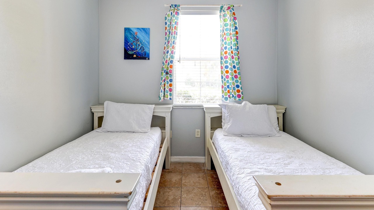 Photo of Bedroom in Crestwynd Bay