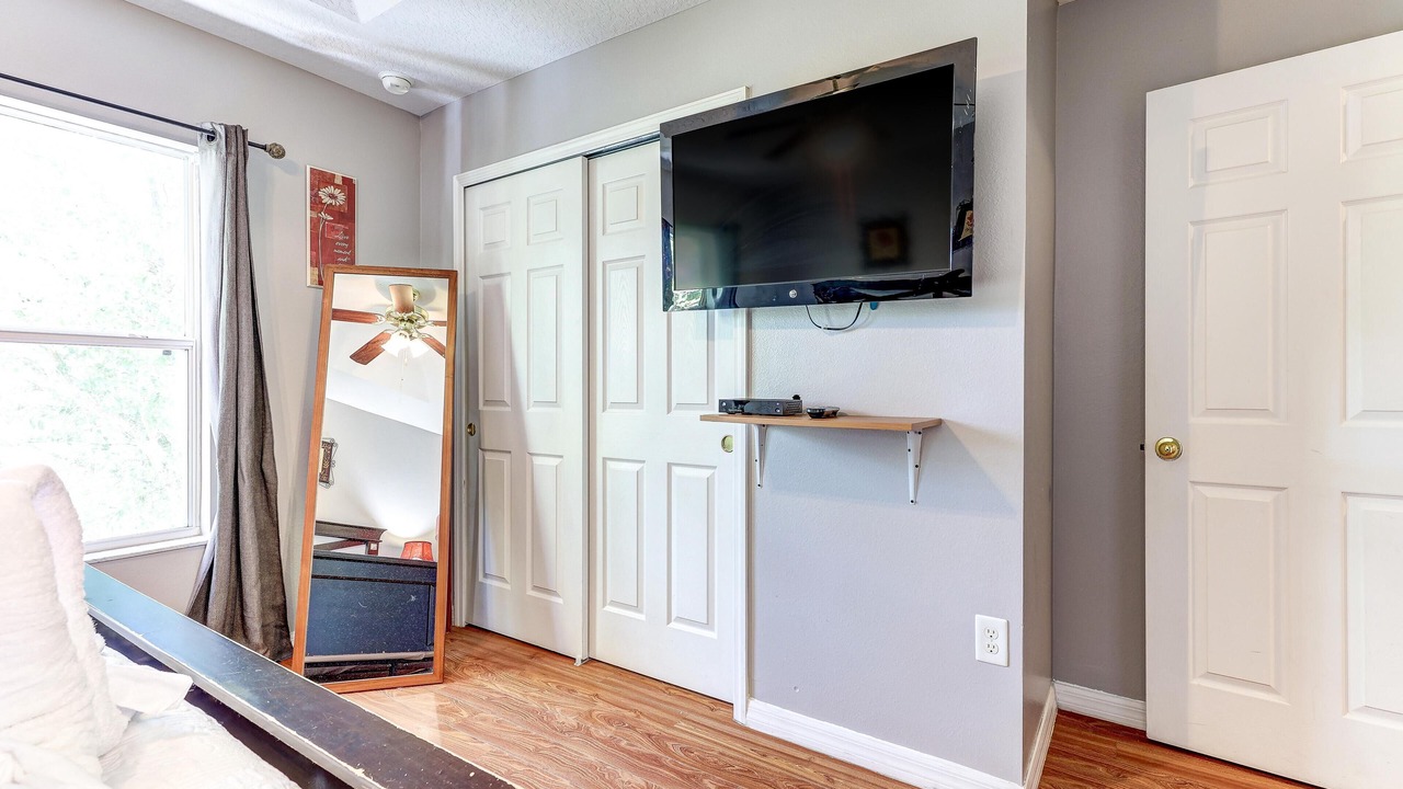 Photo of Bedroom in Crestwynd Bay