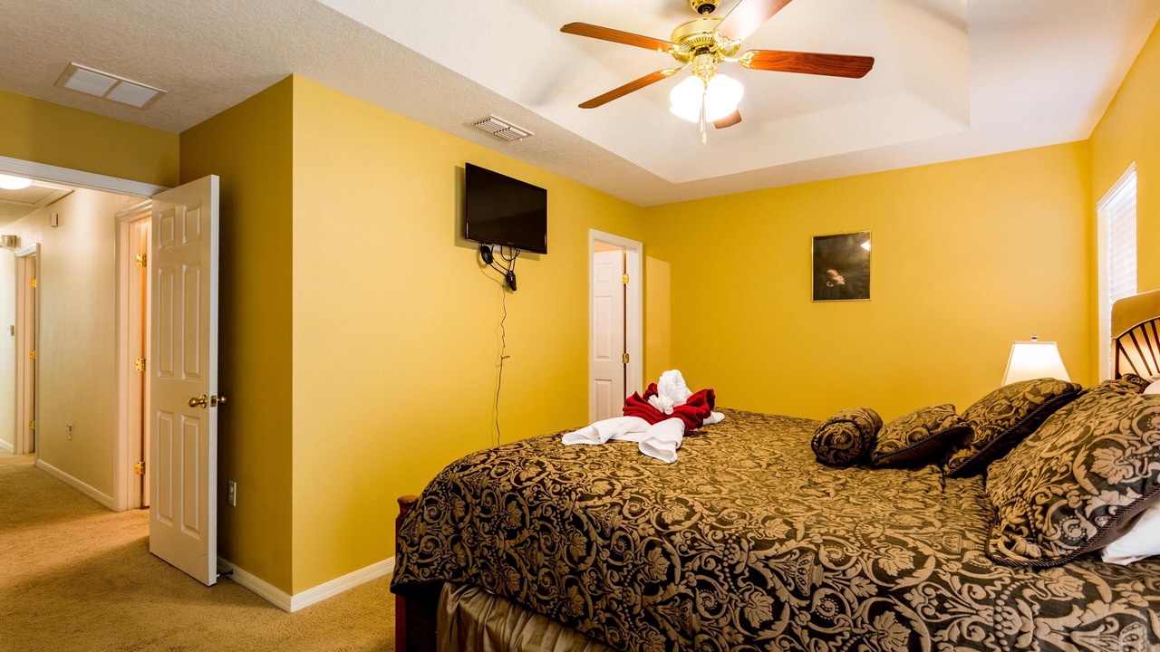Photo of Bedroom in Crestwynd Bay