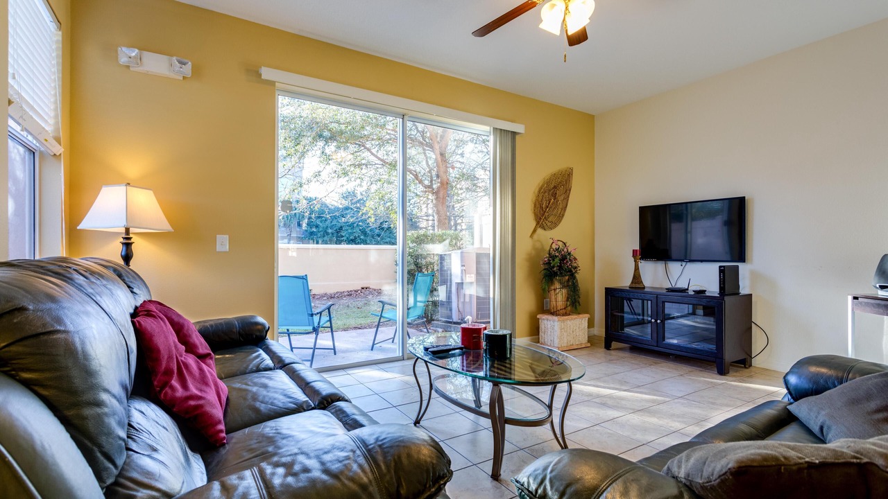 Photo of Livingroom in Crestwynd Bay