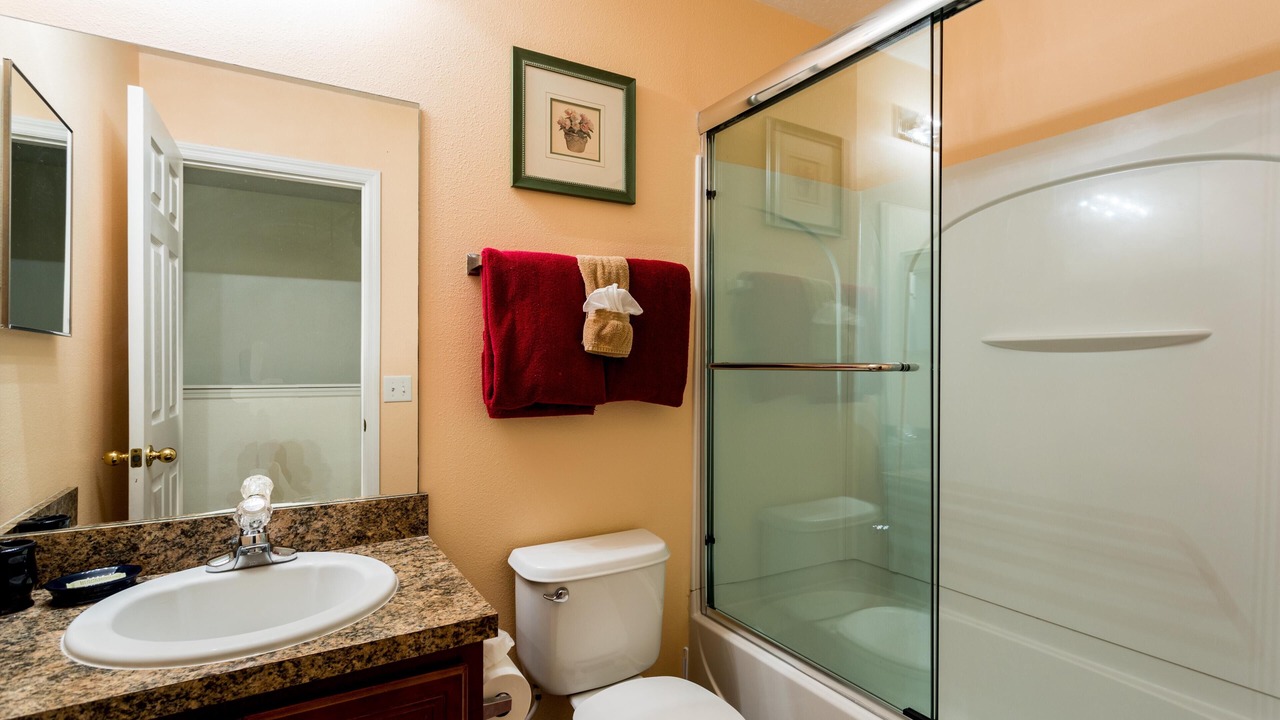 Photo of Bathroom in Crestwynd Bay