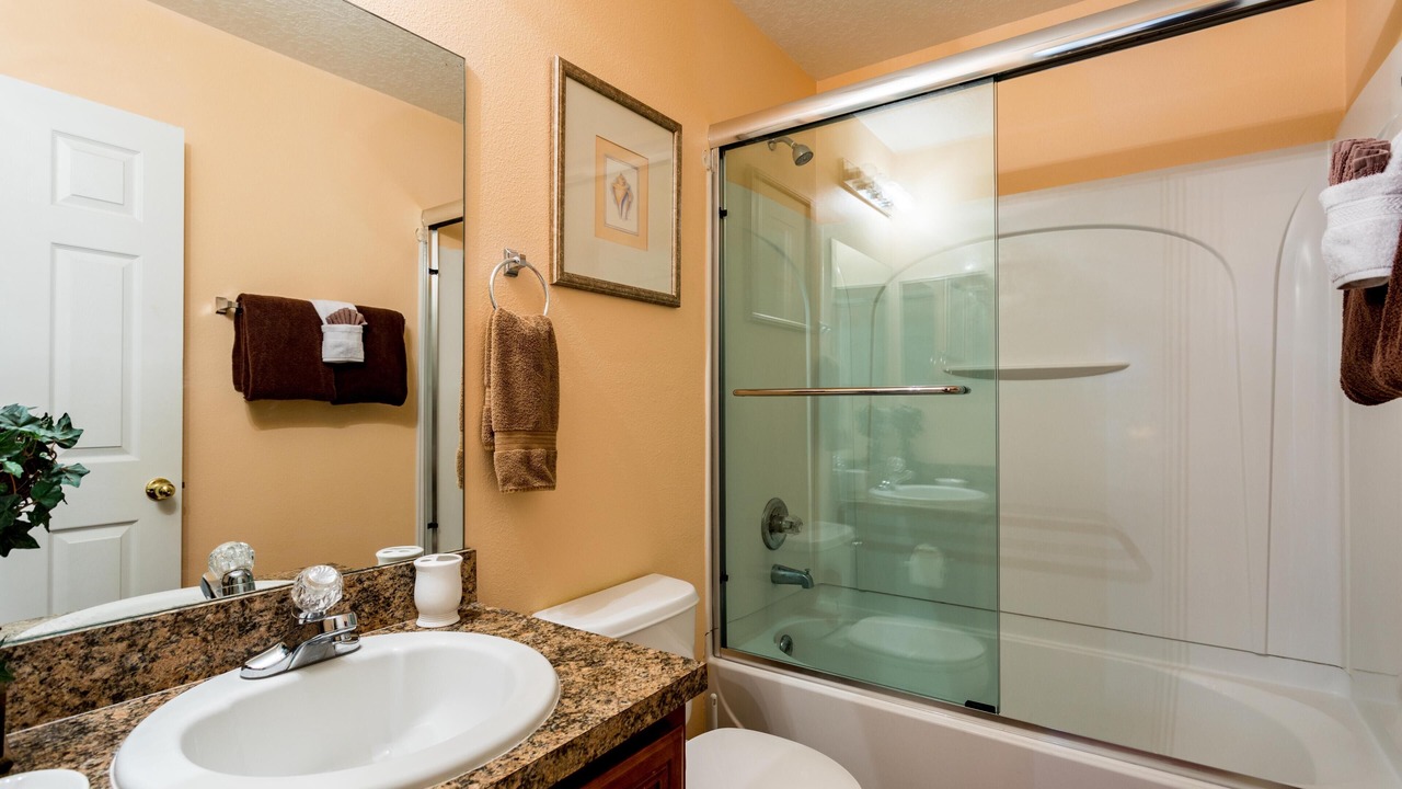 Photo of Bathroom in Crestwynd Bay